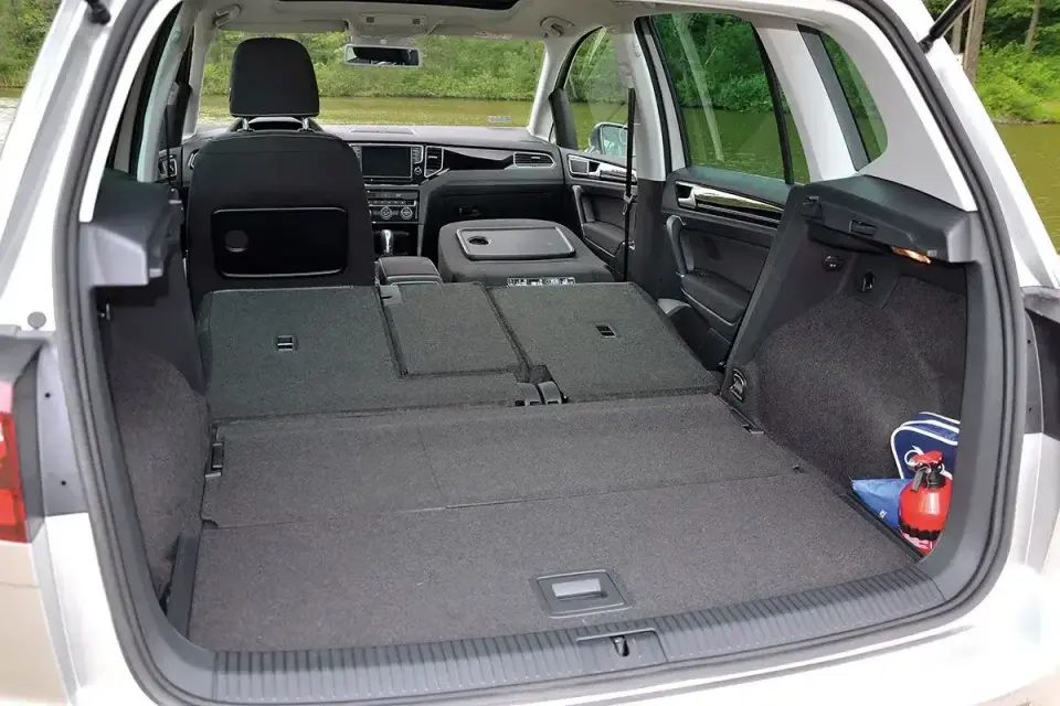 Volkswagen Golf Sportsvan - dla kogo naprawdę ma sens?