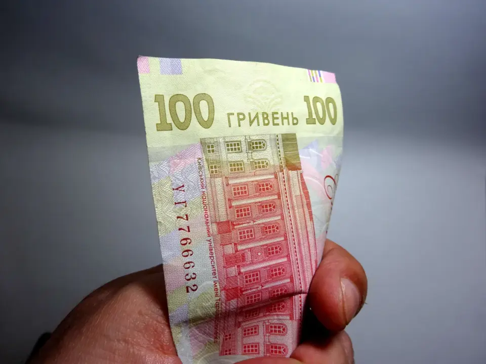 Ile zarabia lekarz na Ukrainie? Zaskakujące różnice w pensjach