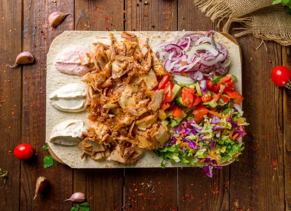 Shoarma z kurczaka - przepis na idealnie soczyste mięso