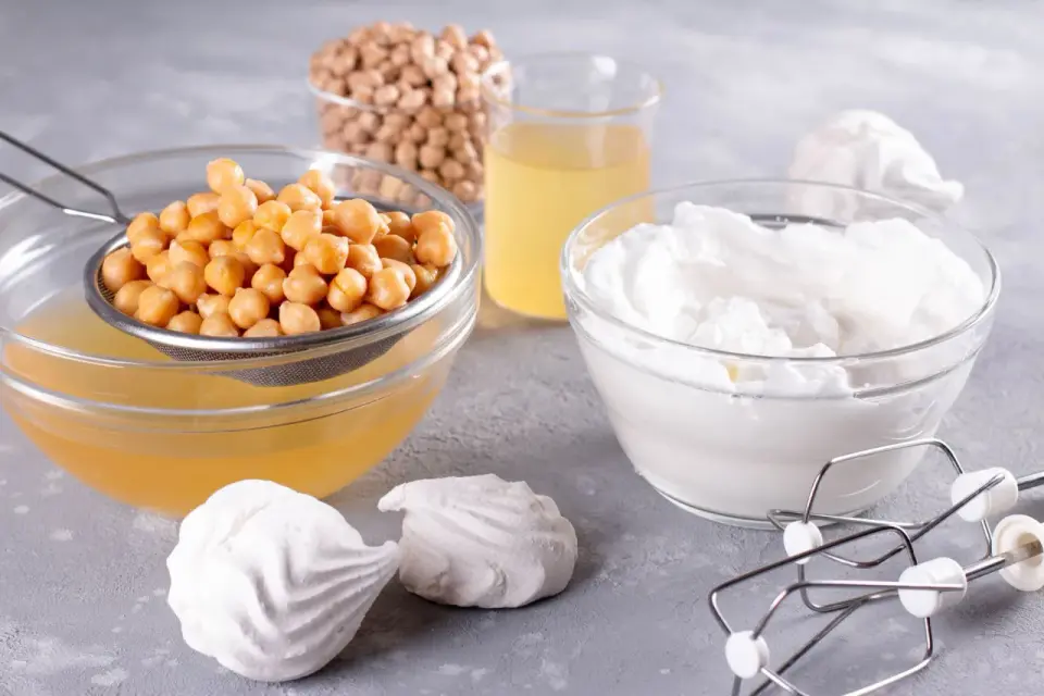 Aquafaba w koktajlach: Wegański zamiennik białka jaja?