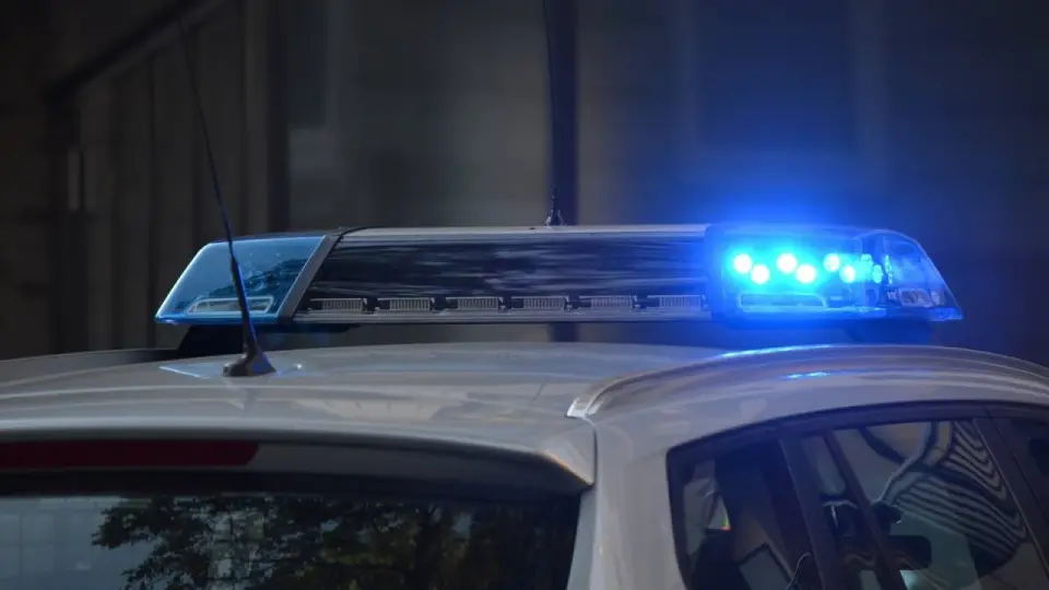 Pojazd uprzywilejowany - Jak reagować? Poradnik kierowcy
