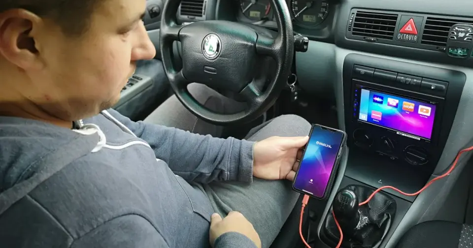 Połączenie telefonu z samochodem - Jak uniknąć najczęstszych błędów?