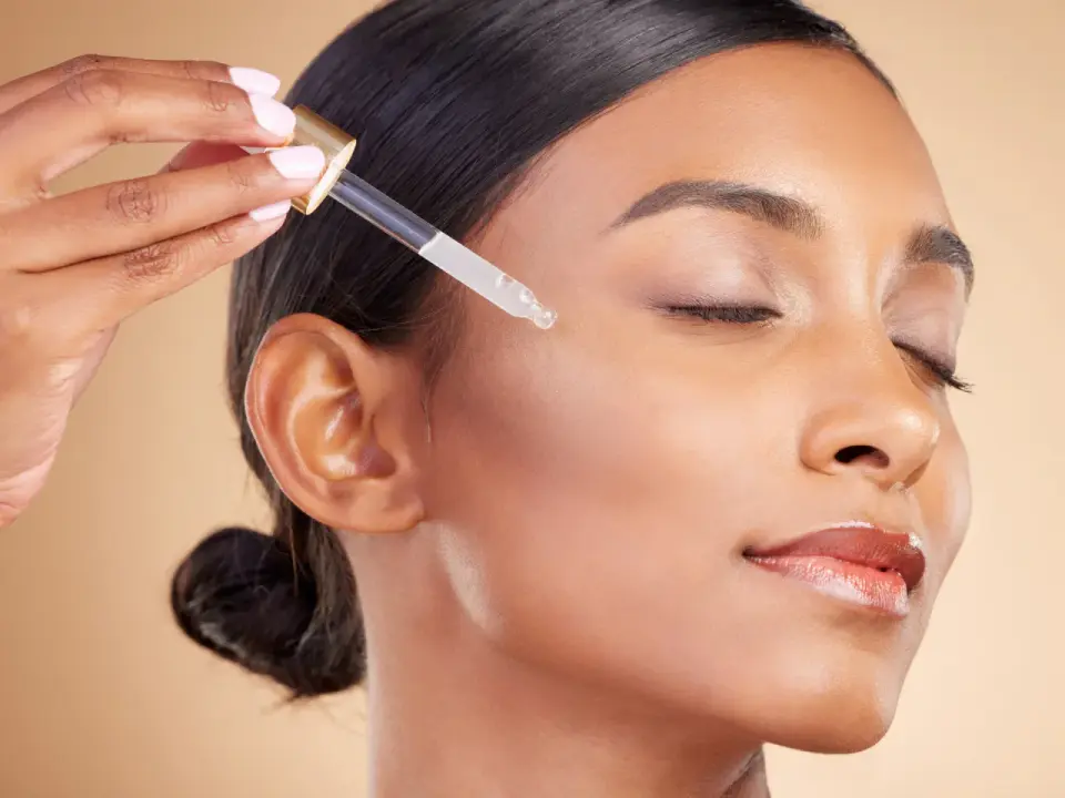 Jak łączyć retinol i kwas hialuronowy bez podrażnień?
