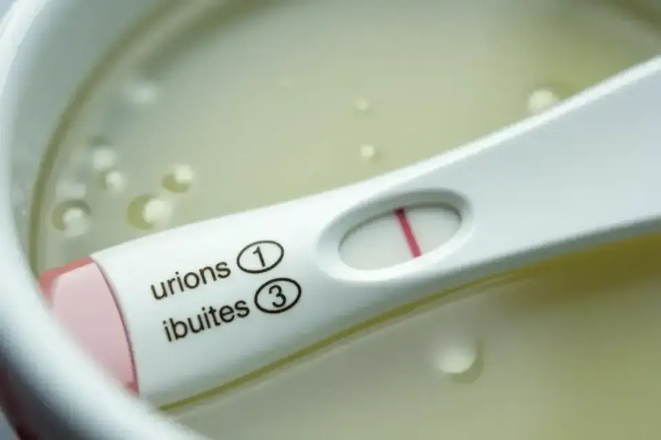 Kiedy zrobić test ciążowy? Uniknij błędów – sprawdź!