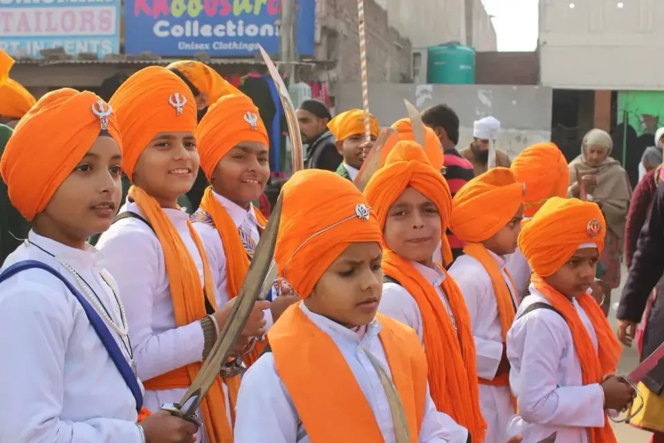 Sikhizm - więcej niż turban. Zrozum wiarę i praktykę