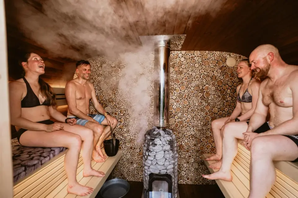Sauna bez tekstyliów - zasady, które warto znać