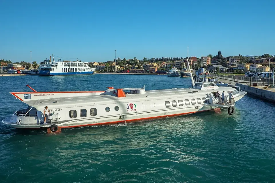 Prom Korfu - Saranda - Ile kosztuje bilet i który prom wybrać?