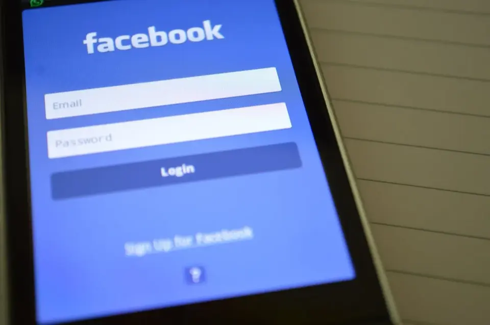 Ukryj status aktywności na FB - Telefon i komputer