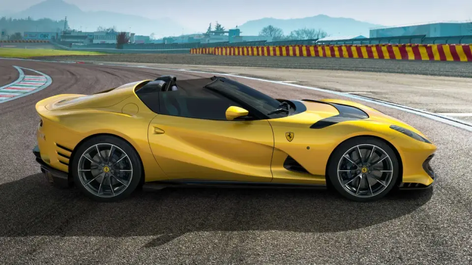 Ferrari 812 Competizione - czym różni się od Superfast i GTS?