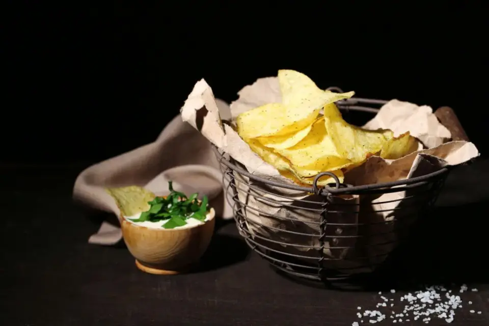 Chipsy tortilla: Czy są zdrowe? Poznaj fakty i zdrowe alternatywy