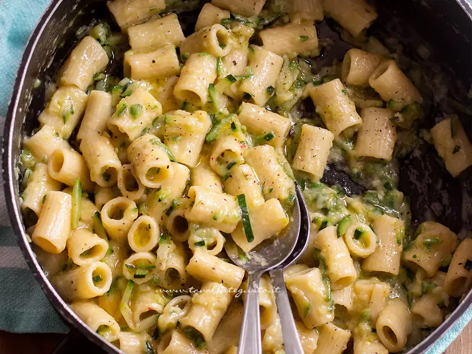 Pasta con zucchine cremosa - La ricetta perfetta