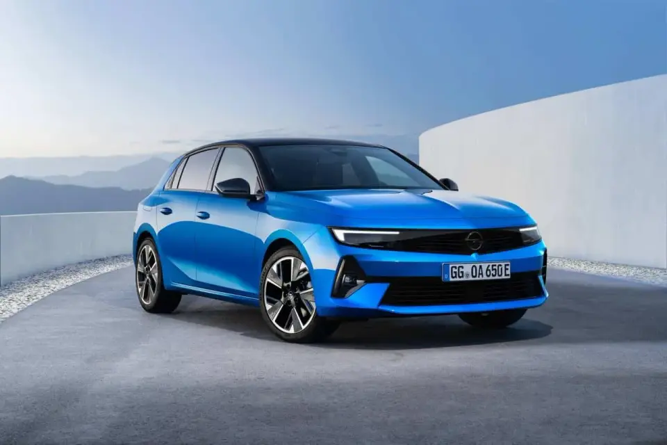 Opel elektryczny - który model wybrać? Poradnik 2024