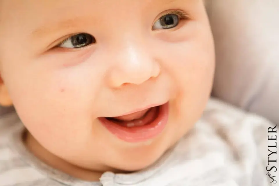 Ząbkowanie u niemowląt - co pomaga i kiedy do lekarza?