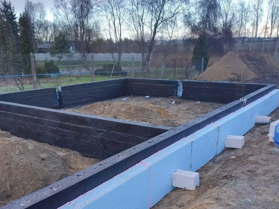 Fundamenty domu - ławy czy płyta? Zasady dobrego wyboru