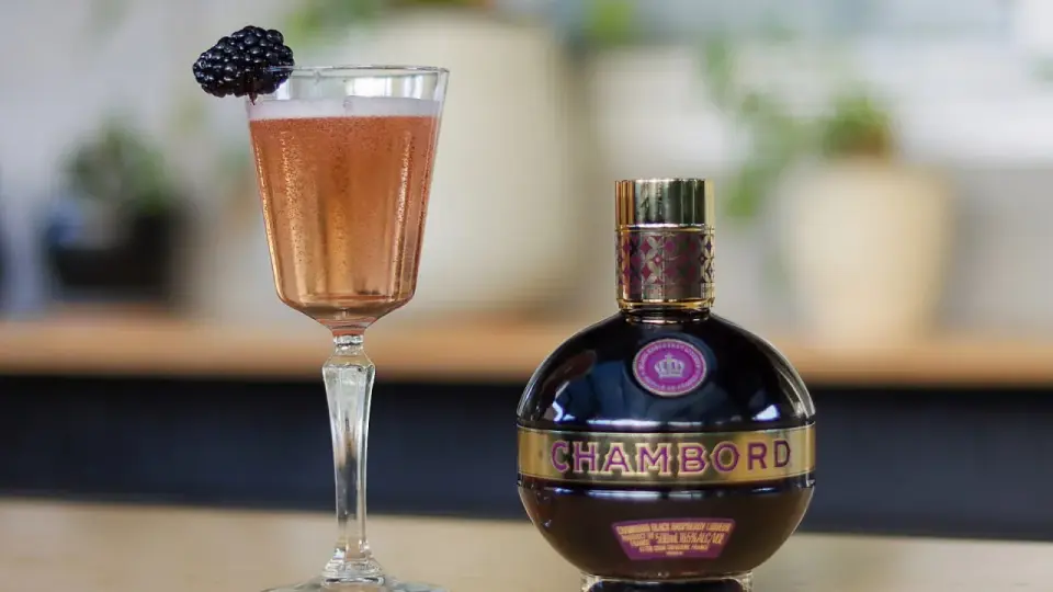 Chambord - likier malinowy. Jak go używać, by zachwycił?