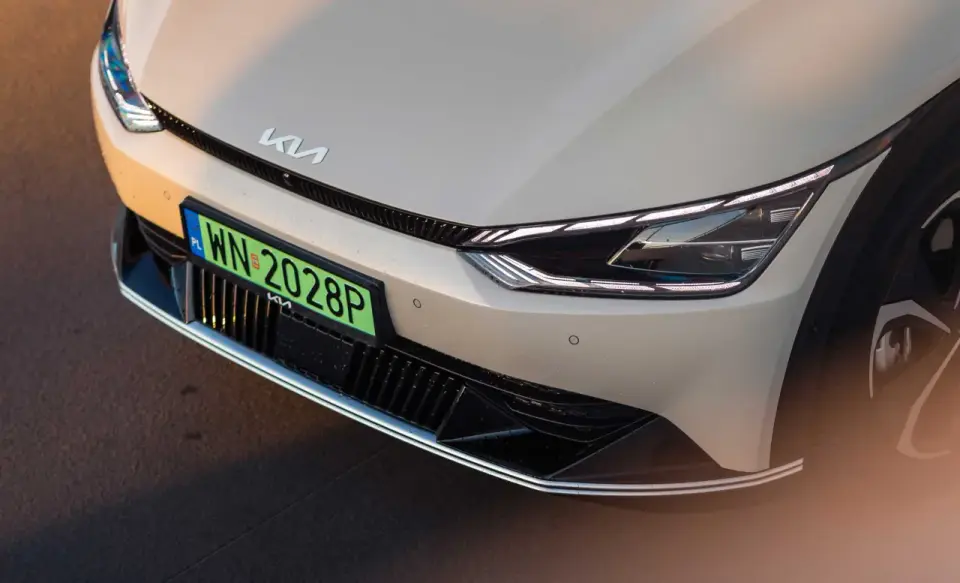 Tablice CTR - Co oznaczają i jak zarejestrować auto w powiecie?
