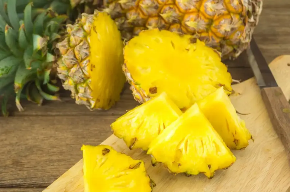 Czy ananas jest zdrowy - Sprawdź, jak naprawdę działa na trawienie