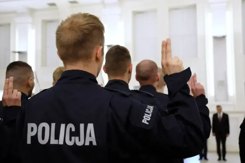 Zarobki w Policji – ile naprawdę dostaniesz na start?