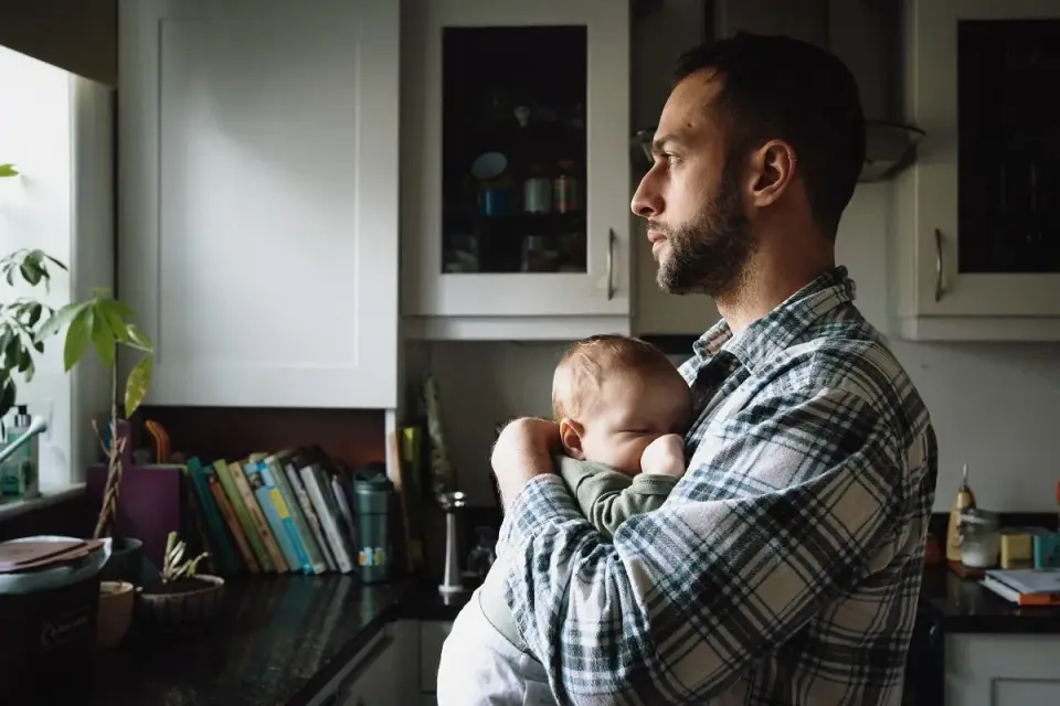 Jak powiedzieć "tata" po francusku? Papa vs Père - wyjaśniamy