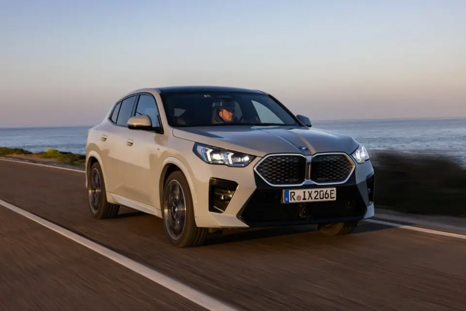 BMW iX2 - czy to elektryczne SUV coupé ma sens na co dzień?