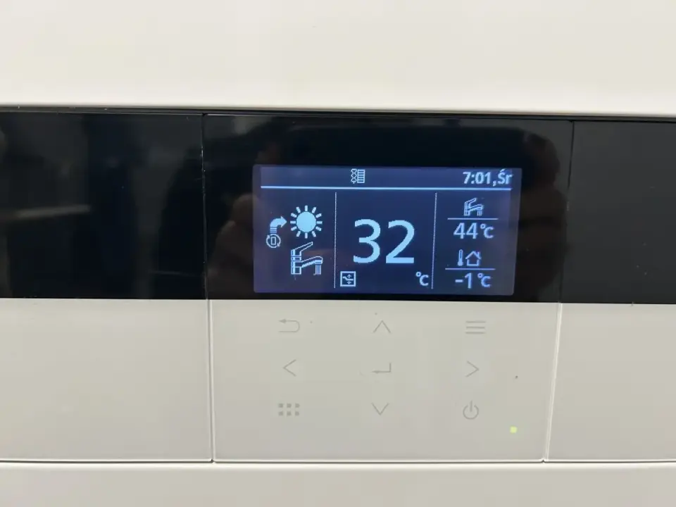 Kiedy włącza się grzałka w pompie ciepła Panasonic - Jak ją ustawić?
