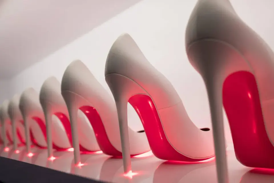 Louboutin - Czy czerwona podeszwa to luksus dla Ciebie?