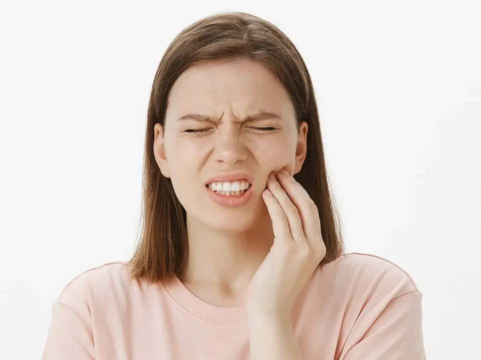 Amol na ból zęba? Co naprawdę pomaga do wizyty u dentysty