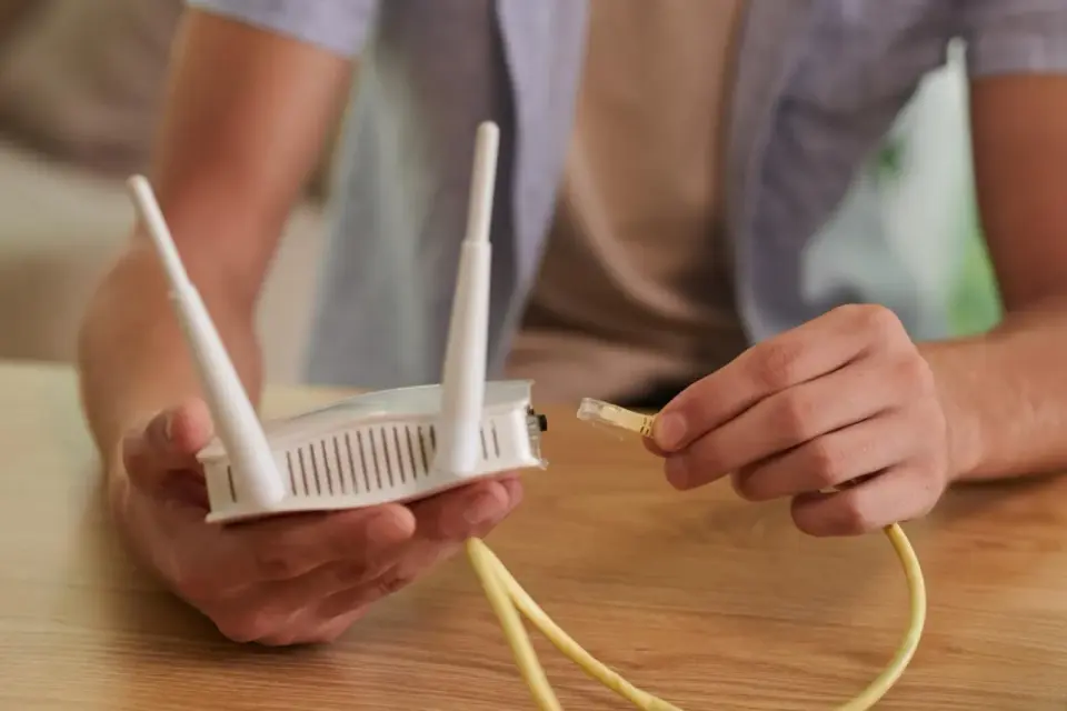 Internet w Netii nie działa? Sprawdź diody, kable i Wi-Fi