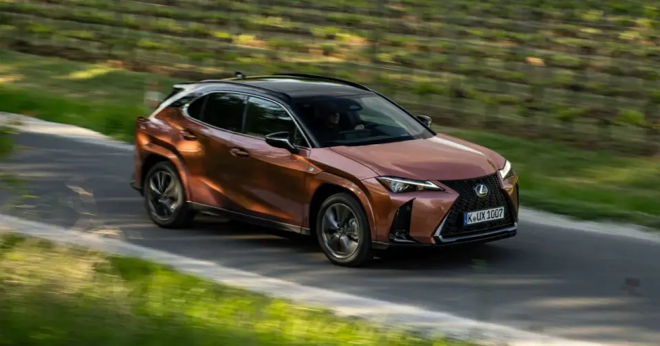 Lexus UX cena i wersje - który wariant ma sens?