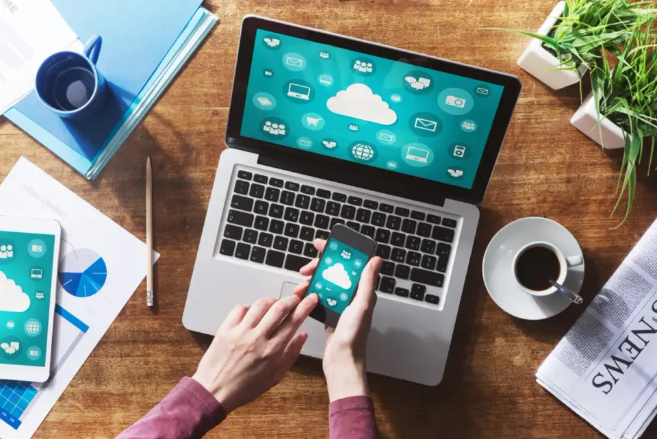 Internet z telefonu - 3 metody. Która najlepsza dla Ciebie?