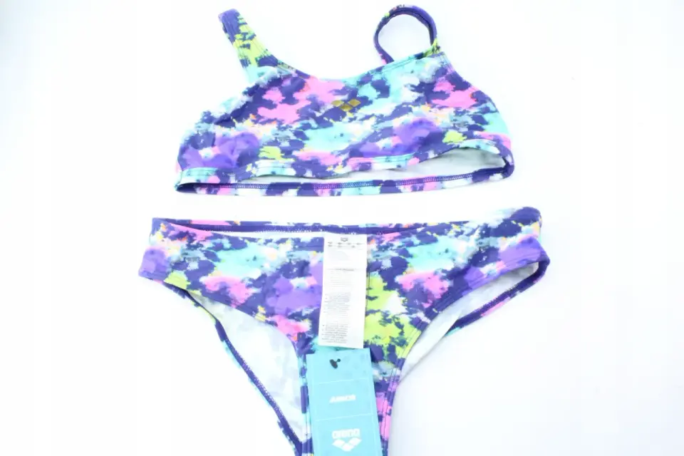 Modne bikini dla 14-latki: jak wybrać idealny strój?
