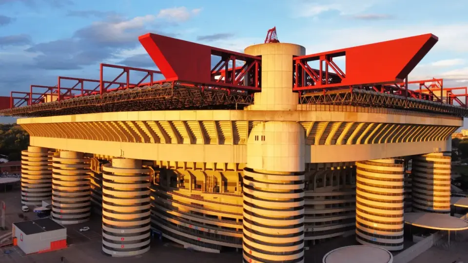 San Siro: Historia, zwiedzanie i przyszłość stadionu Interu Mediolan