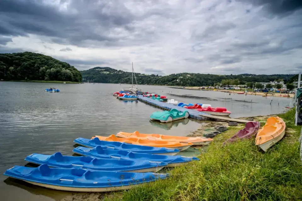 Jezioro Rożnowskie z dziećmi - plaże, rejsy i widoki