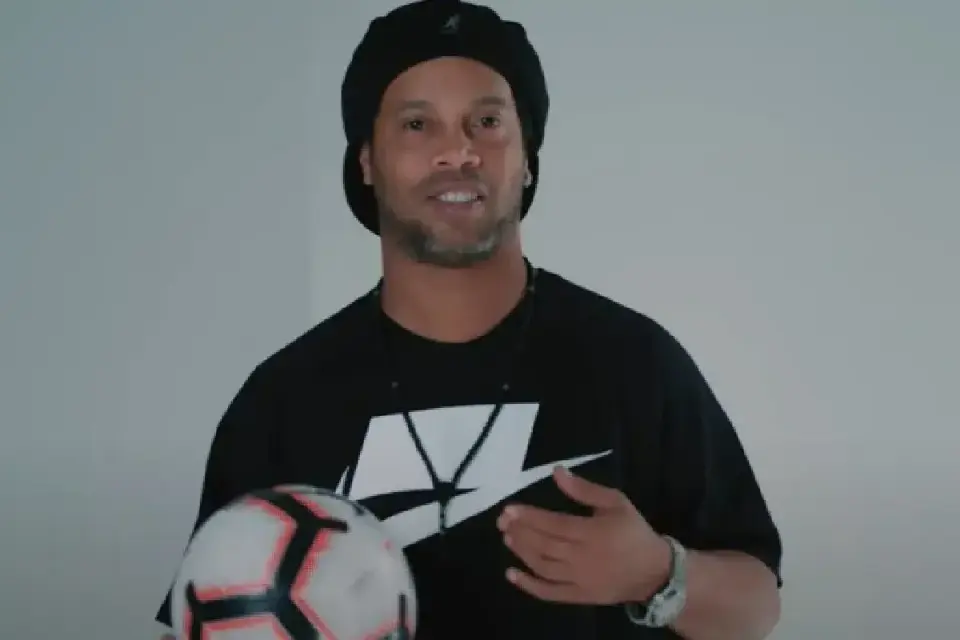 Ronaldinho żyje? Co naprawdę wiadomo i skąd biorą się plotki