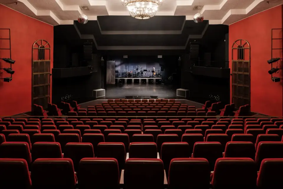 Teatr Rampa na Targówku - Jak wybrać spektakl i zaplanować wizytę