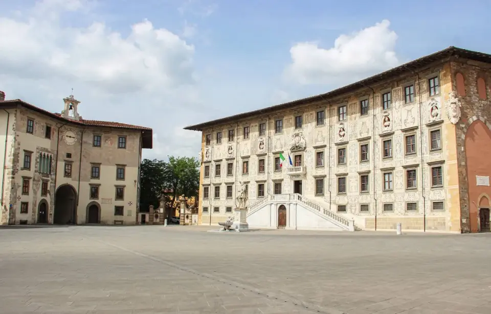 Piazza dei Cavalieri Pisa - La storia che non ti aspetti