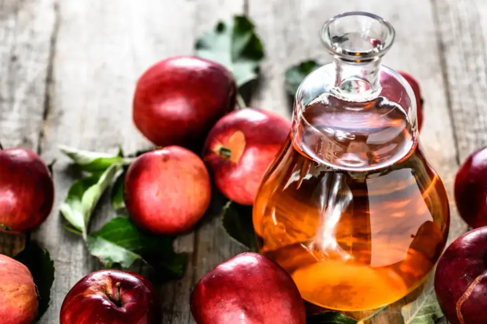 Domowa nalewka z jabłek - Jak uzyskać idealny smak i aromat?