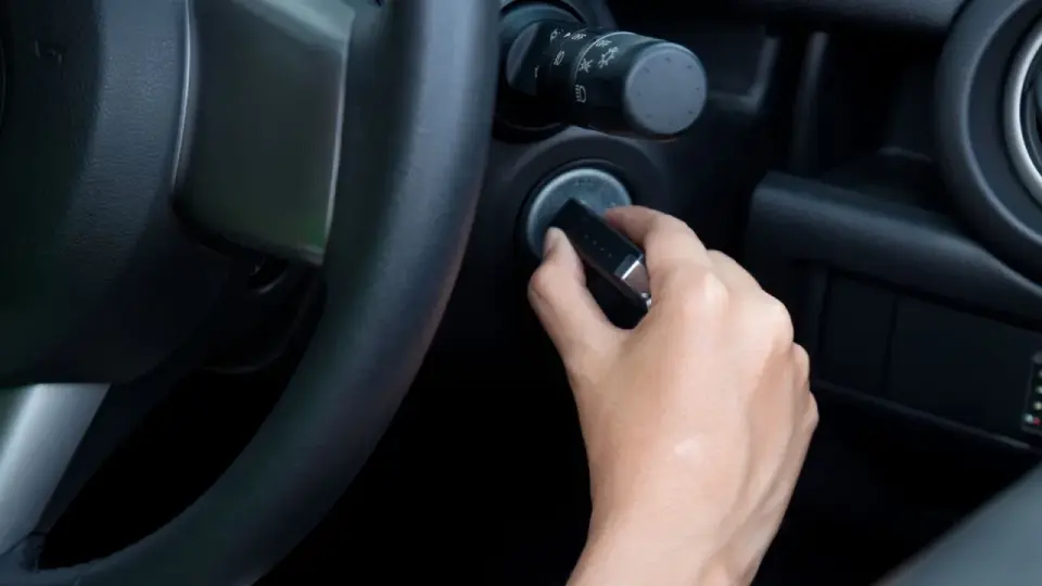 Blokada kierownicy - jak odblokować auto i kiedy to awaria?