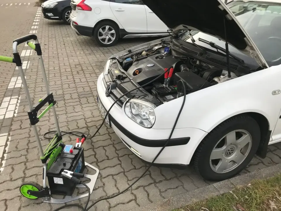 Kable rozruchowe czy booster - Jak skutecznie odpalić samochód?