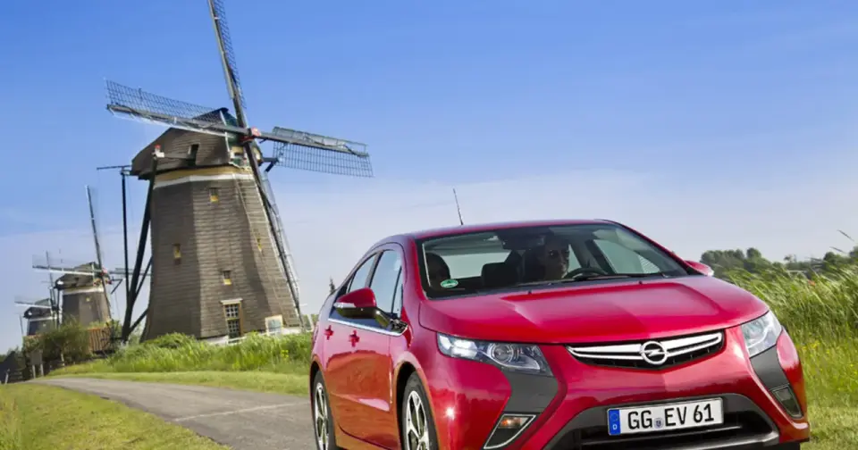 Opel Ampera - Czy elektryk z generatorem ma sens dziś?