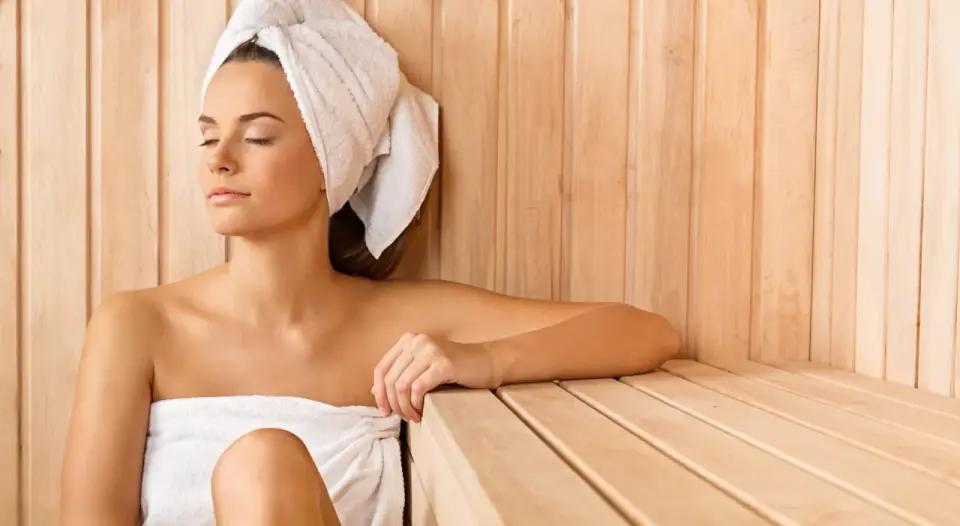 Sauna a przeziębienie - kiedy pomaga, a kiedy lepiej odpuścić?