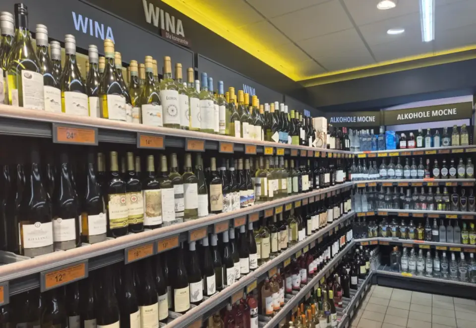 Zakaz sprzedaży alkoholu po 22 - Czy to dotyczy Twojego sklepu?