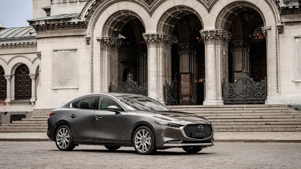 Mazda 3 - sedan, hatchback i wersje, które naprawdę mają sens
