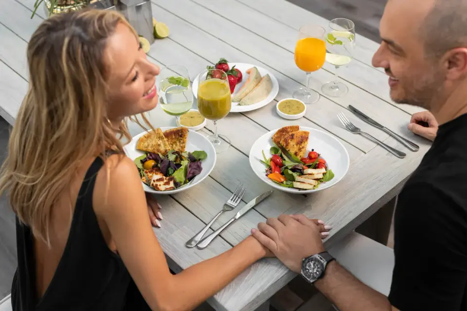 Catering dla par: Romantyczna kolacja i dieta pudełkowa - zamów już dziś!