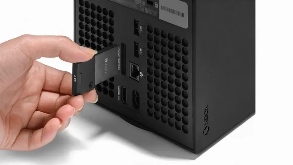 Xbox Series X porty - Jak wykorzystać 4K/120Hz i rozszerzyć pamięć?