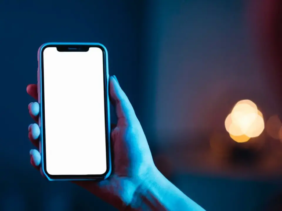 Ekran organiczny w telefonie - czy to zawsze lepszy wybór?