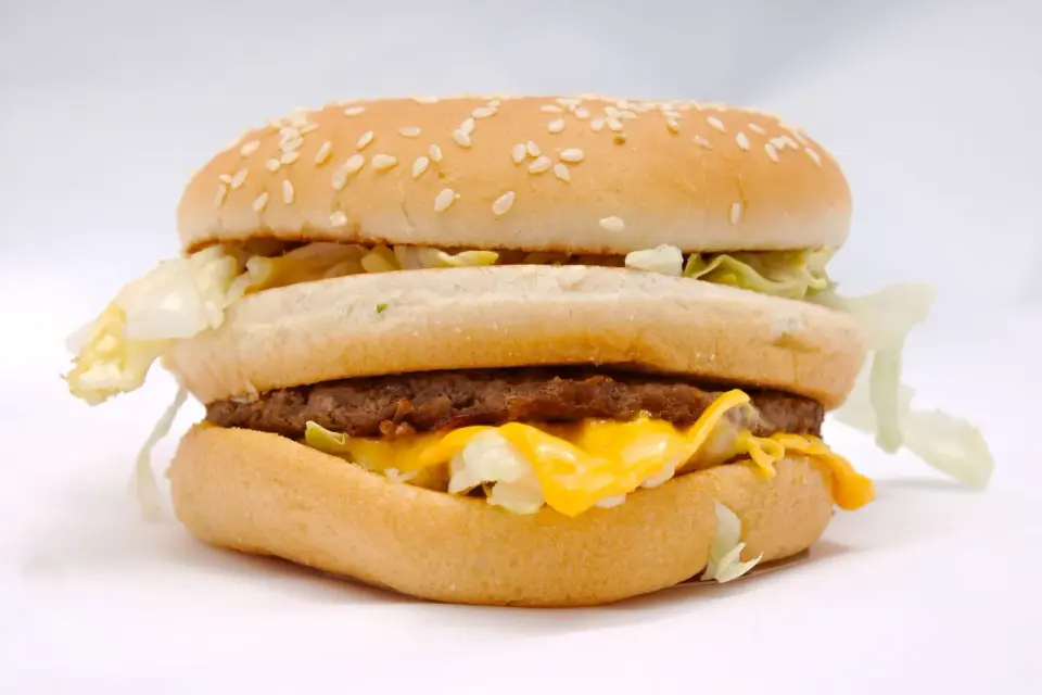 Ile kalorii ma Big Mac? Sprawdź, zanim zamówisz zestaw