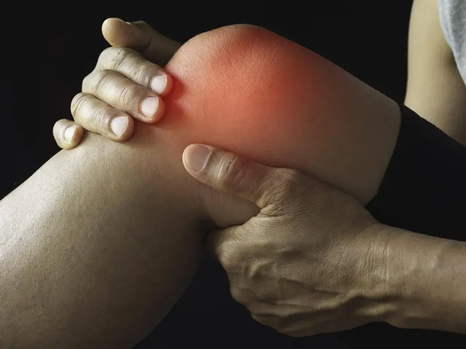Schleimbeutelentzündung im Knie - typische Anzeichen und Warnsignale