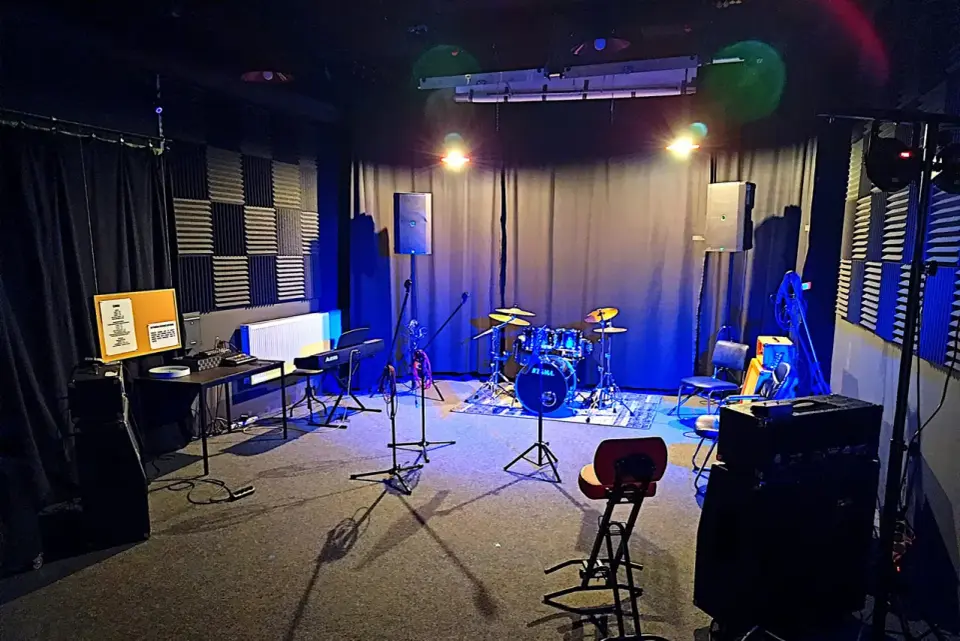 Jammin w muzyce - Co to znaczy? Jam session vs improwizacja