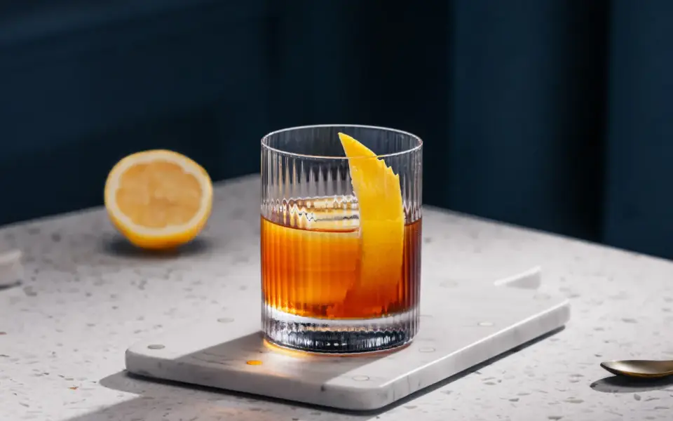 Old Fashioned: Sekretny lód i przepis na idealny koktajl